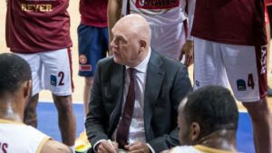 Coach Spahija e Simms dopo la vittoria con Lietkabelis